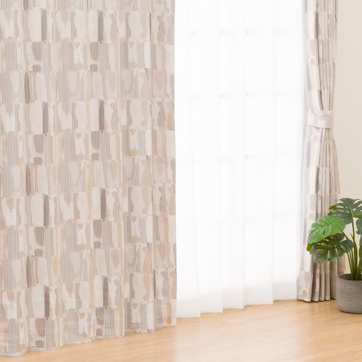 裏地付き遮光2級・遮熱カーテン(PK145 MO)