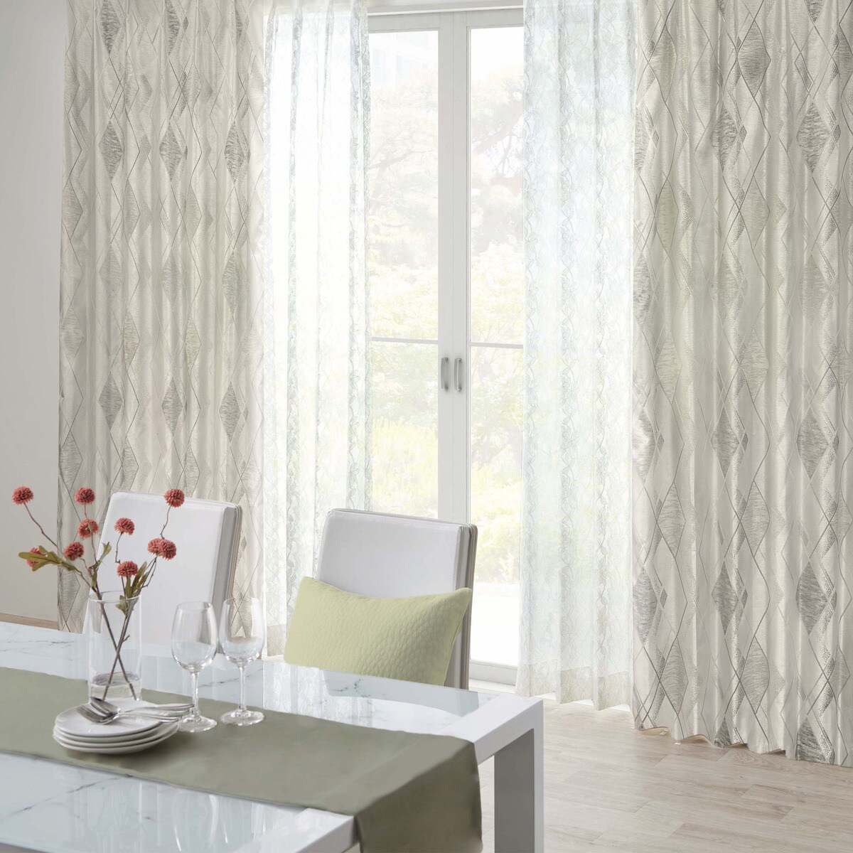 裏地付き遮光1級・遮熱カーテン(PK148 LGY)