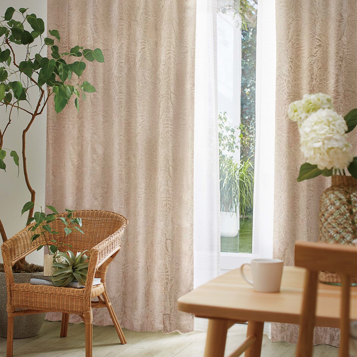 裏地付き遮光2級・遮熱カーテン(PK159 IV)