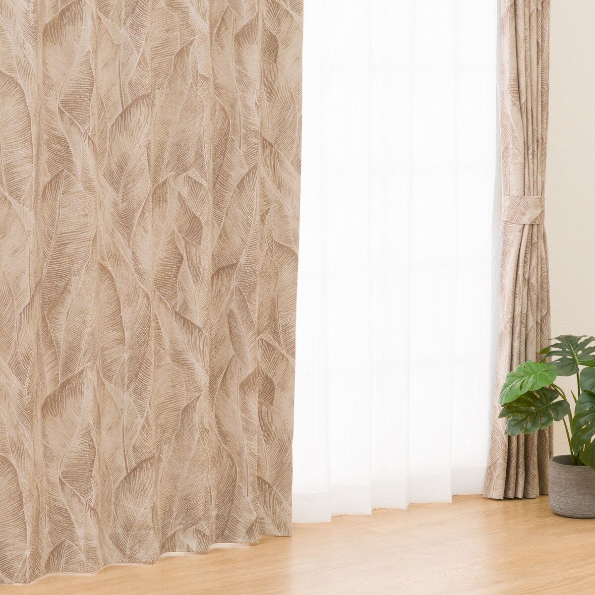 裏地付き遮光2級・遮熱カーテン(PK107 BE)