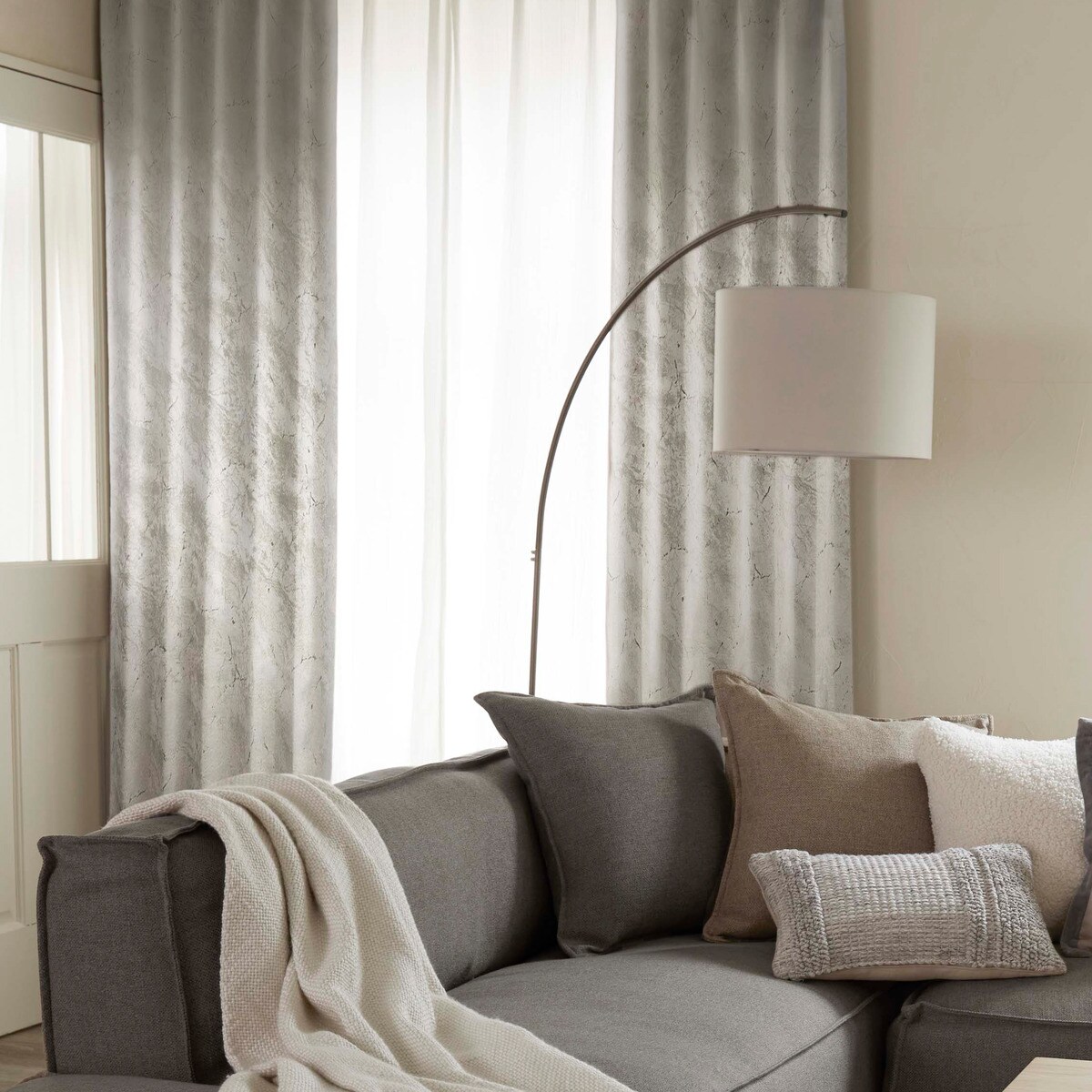 遮光2級・遮熱カーテン(PK072 GY)