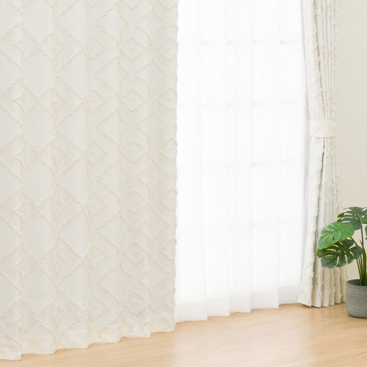 裏地付き遮光2級・遮熱カーテン(PK068)