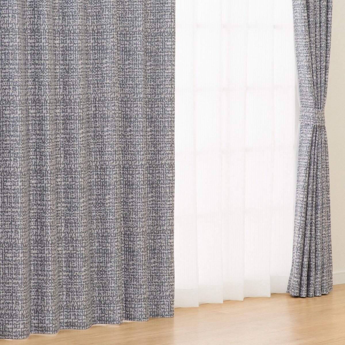 裏地付き遮光2級・遮熱カーテン(RK165 NV)