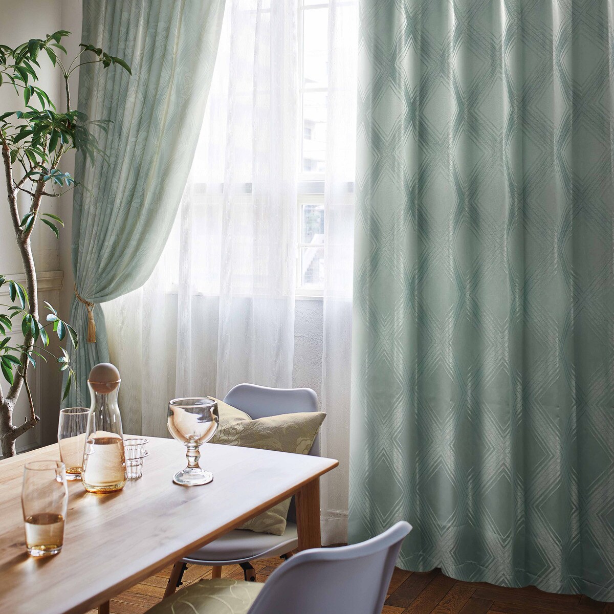 裏地付き遮光2級・遮熱カーテン(RK169 GR)