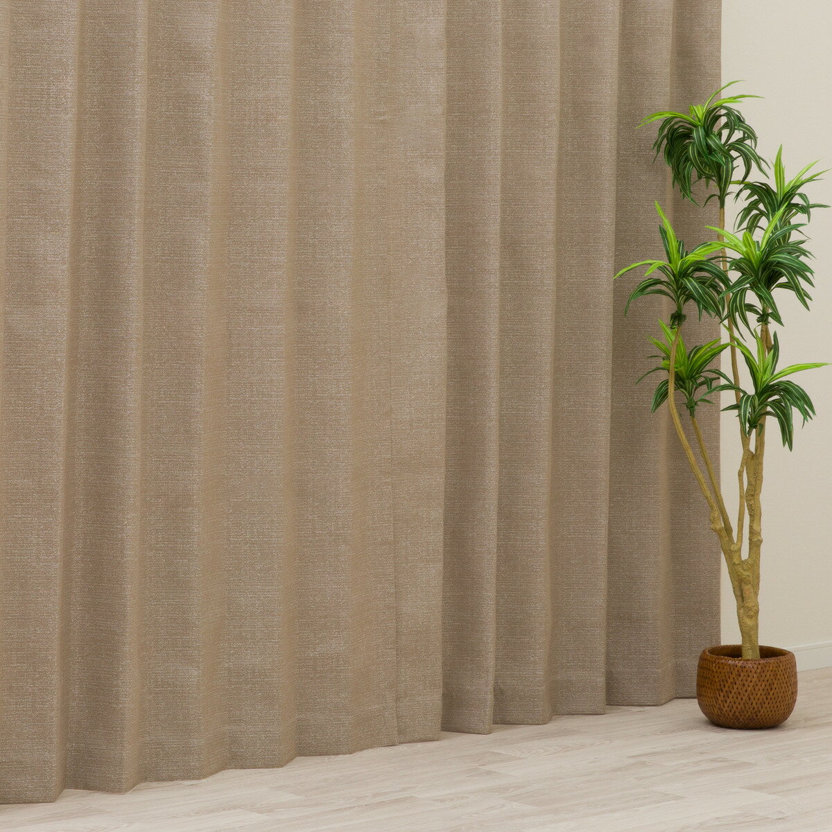 遮光1級・遮熱・遮音カーテン(RD120 BR)