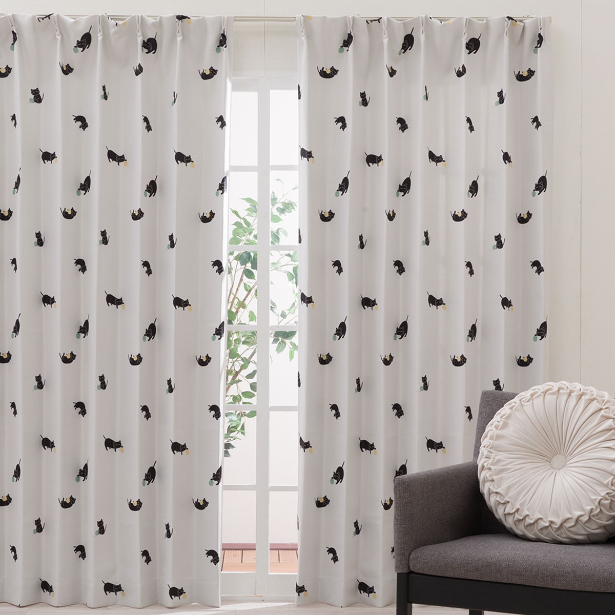 ニトリの遮光3級・遮熱カーテン&レース4点セット(デコネコ DH176) デコホーム(カーテン・レース)