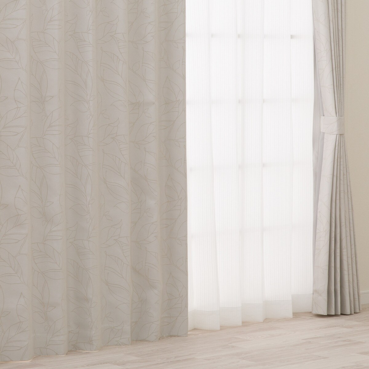 遮光1級・遮熱・遮音カーテン(RD123 アイボリー)