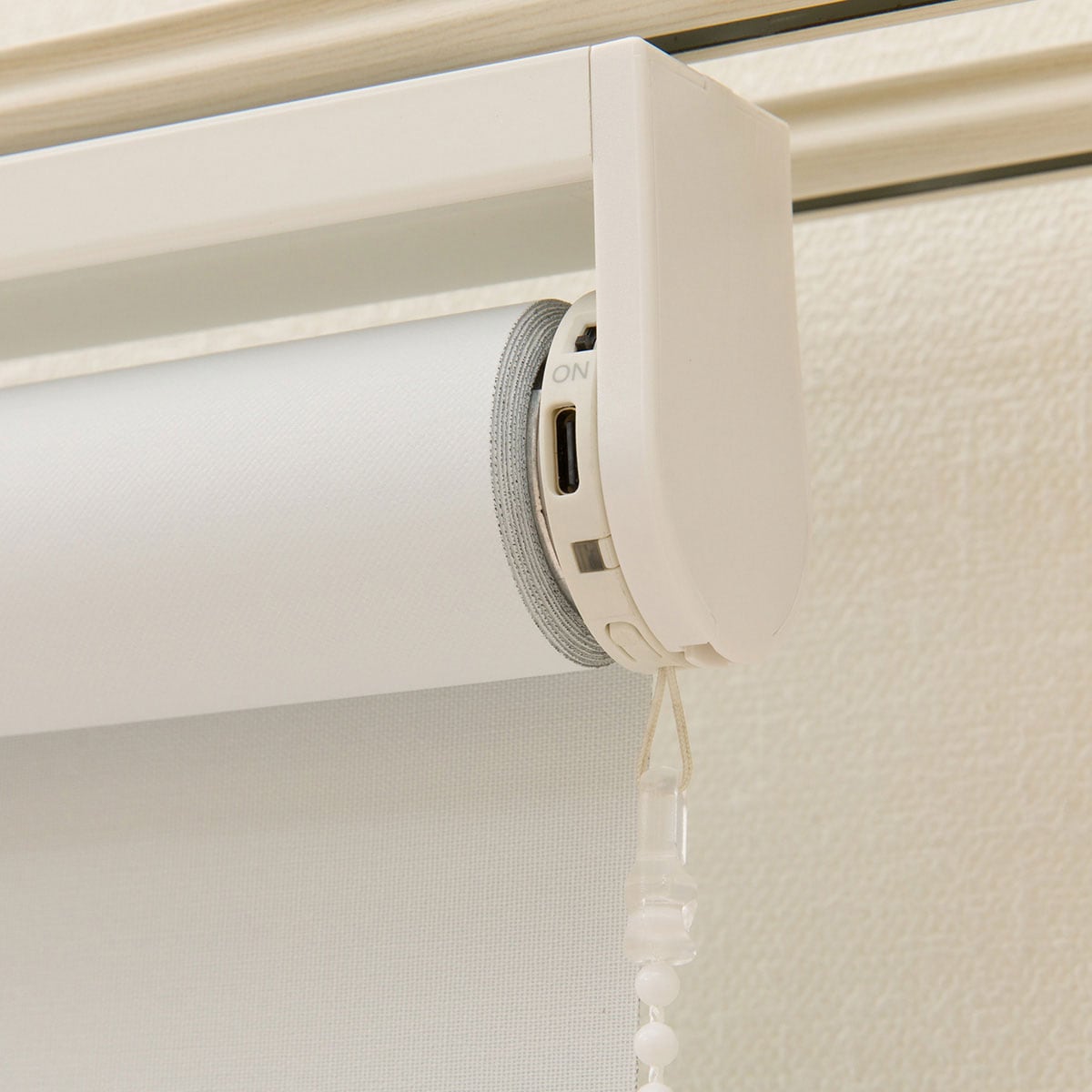 ワンタッチ操作 電動ロールスクリーン(T1WH)