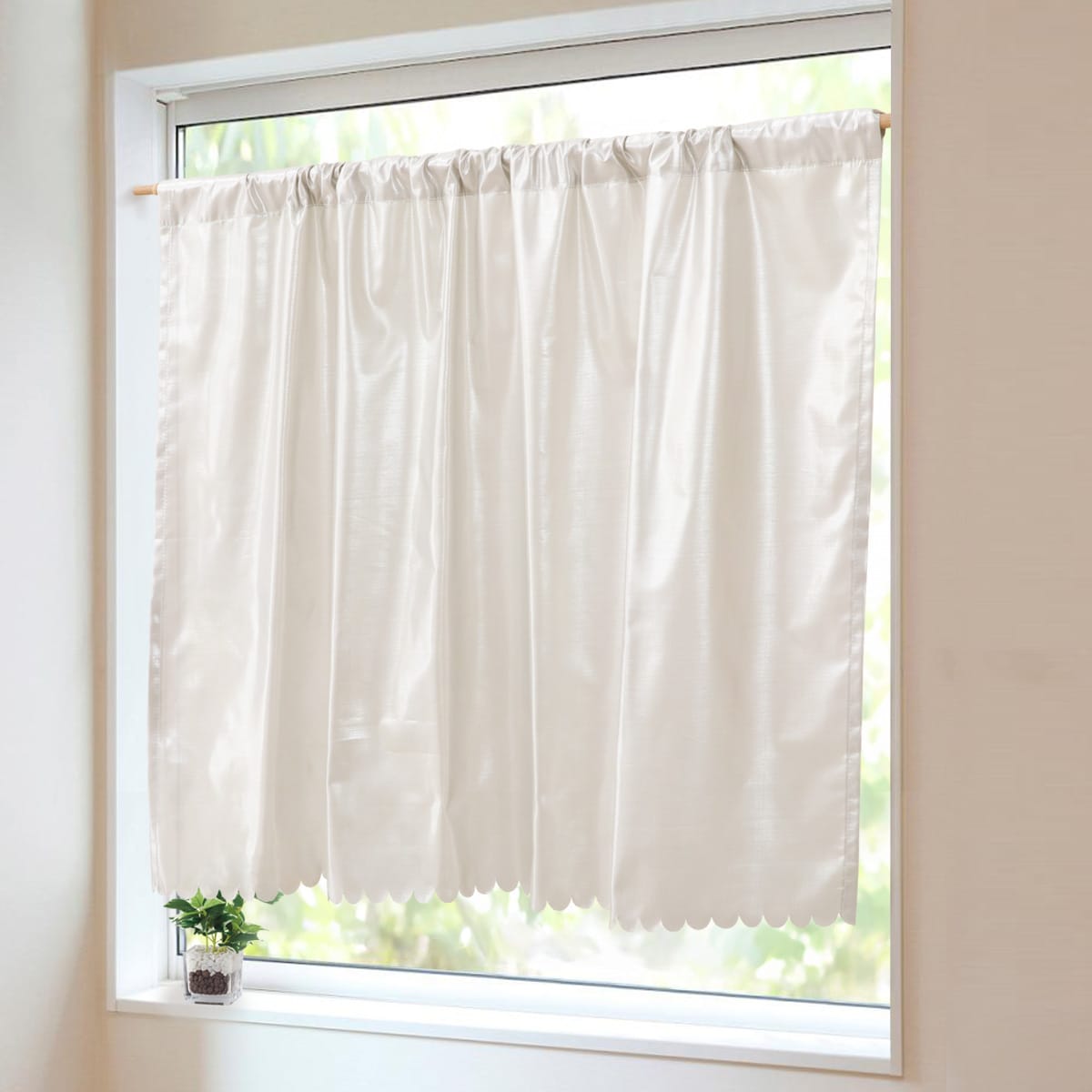 ニトリの【UVカット・遮熱・保温・昼遮像】日除けに最適な遮熱カフェカーテン【メーカー直送・】(カーテン・レース)