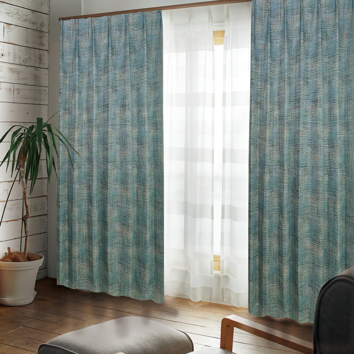 裏地付き遮光1級・遮熱ジャカードカーテン(PK240 グリーン)