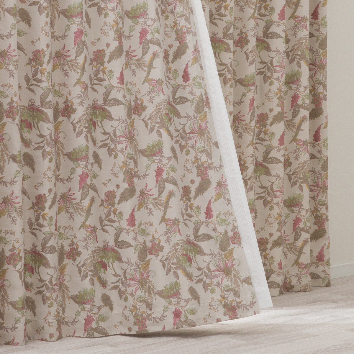 ニトリの裏地付き遮光2級・遮熱ジャカードカーテン(PK241)(カーテン・レース)