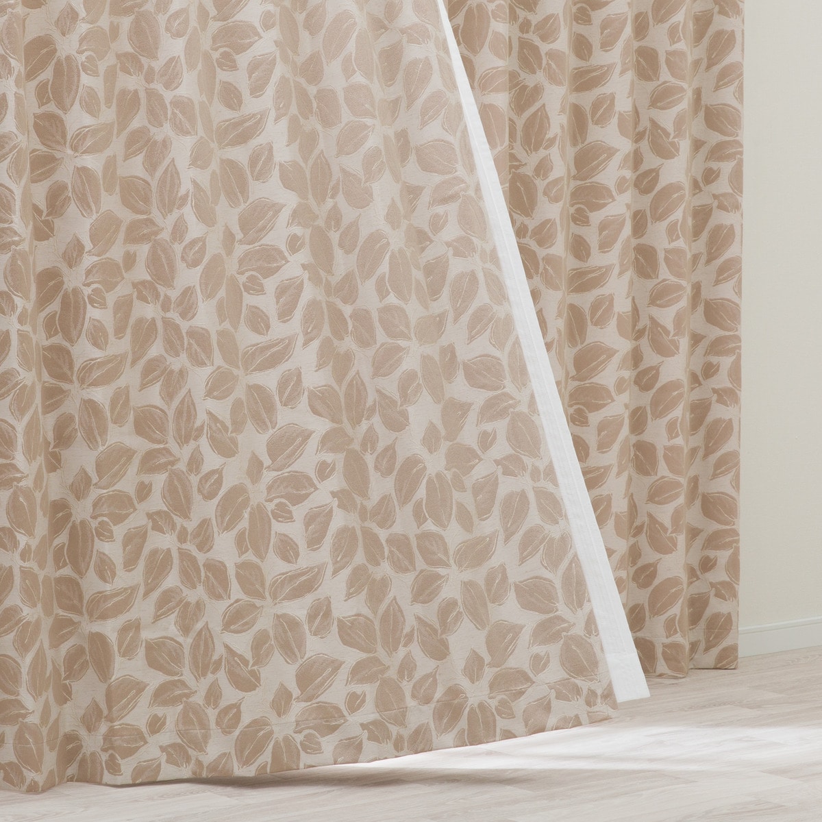 ニトリの裏地付き遮光2級・遮熱ジャカードカーテン(PK247 ベージュ)(カーテン・レース)