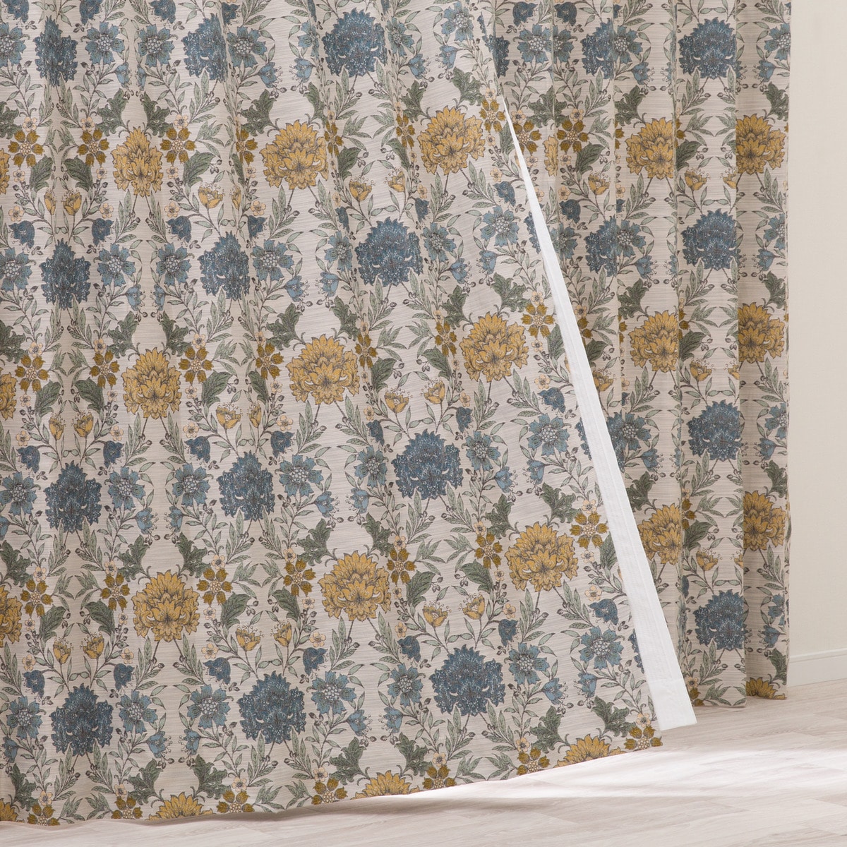 ニトリの裏地付き遮光1級・遮熱ジャカードカーテン(PK261)(カーテン・レース)