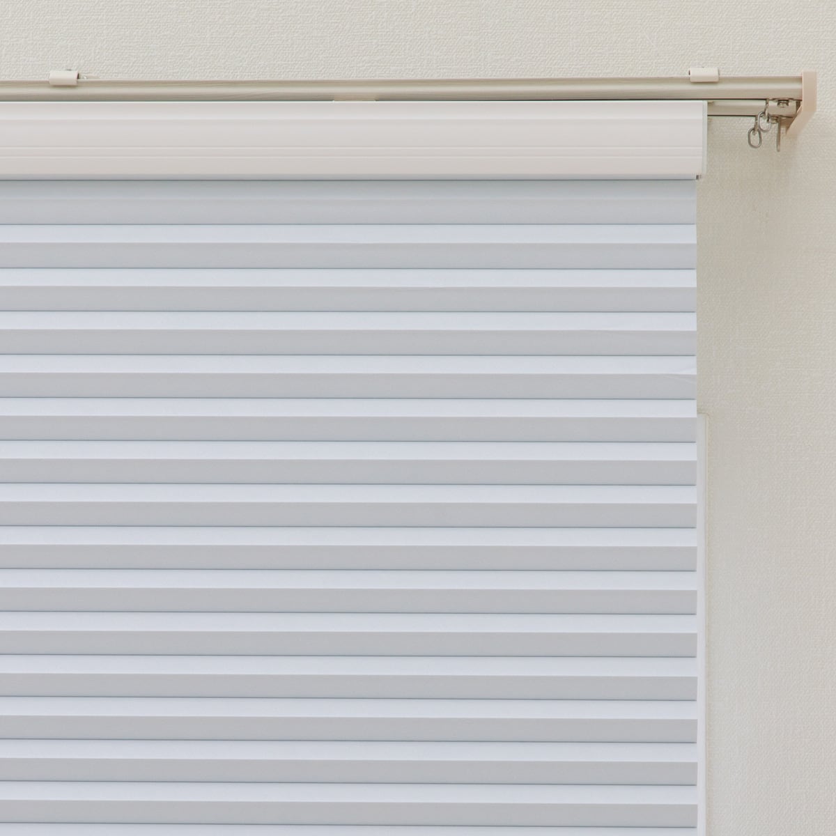 【断熱・遮光】ハニカム構造のシェード(PE1 ホワイト)