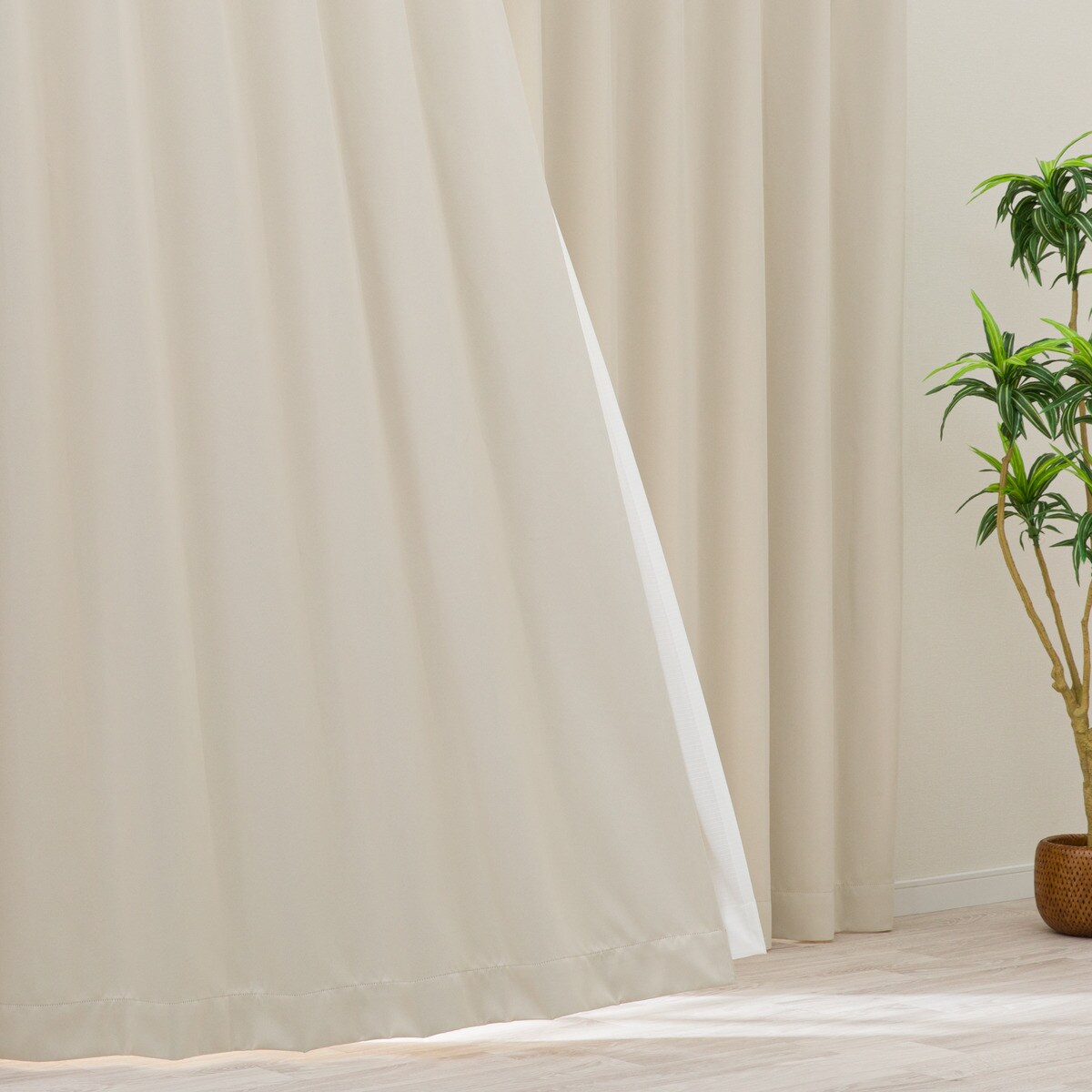 ニトリの【防炎セット】4枚セットカーテン　遮光1級・遮熱・保温・昼遮像・UVカット (CRM-03)【メーカー直送・】(カーテン・レース)