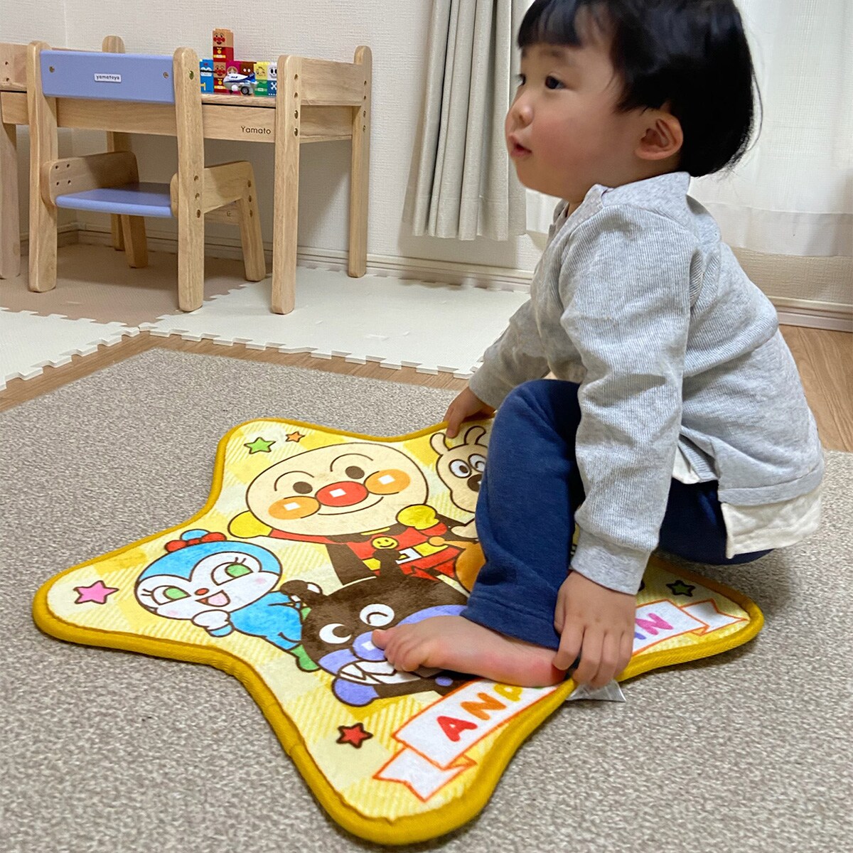 アンパンマンのダイカットマット(星)