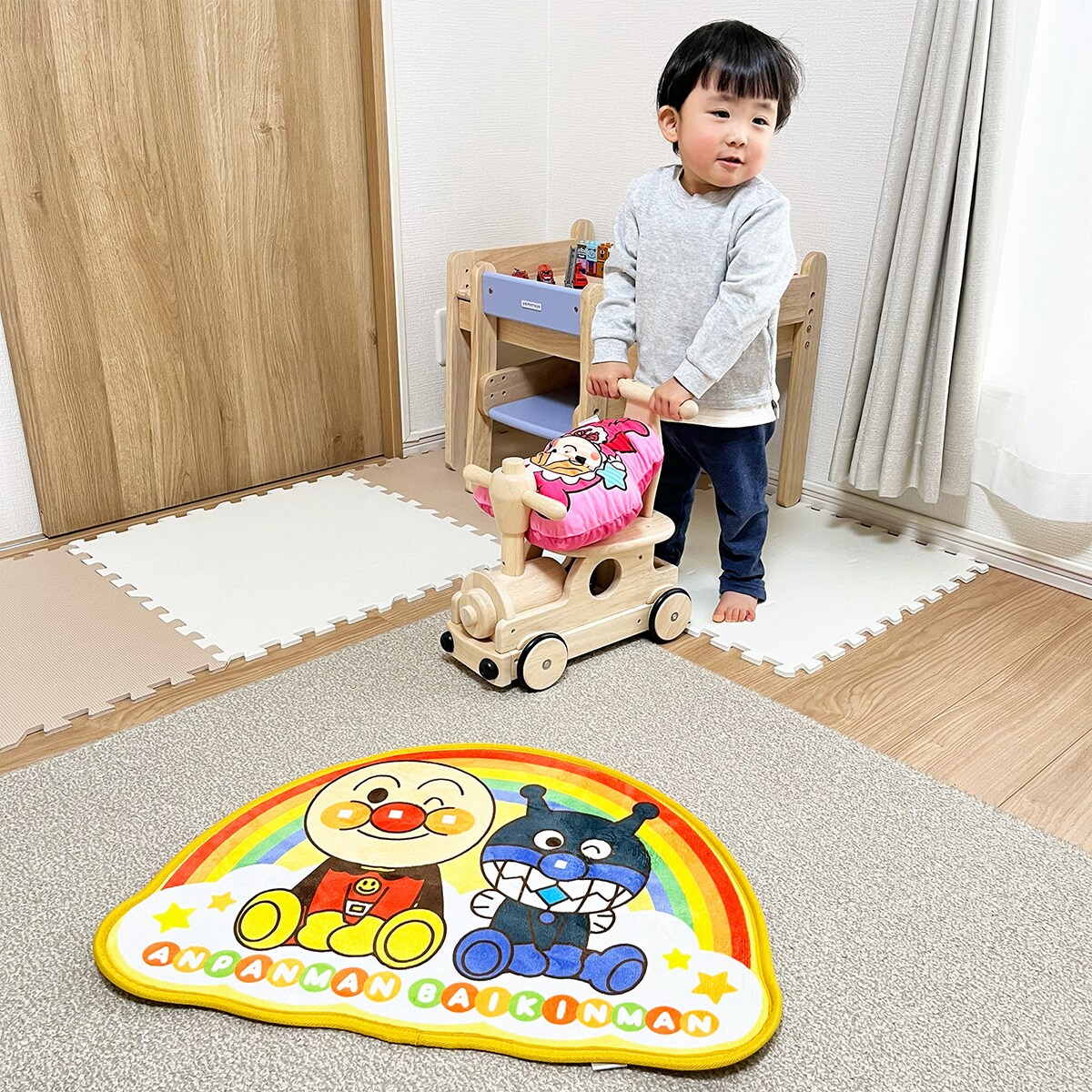 アンパンマンのダイカットマット(虹)