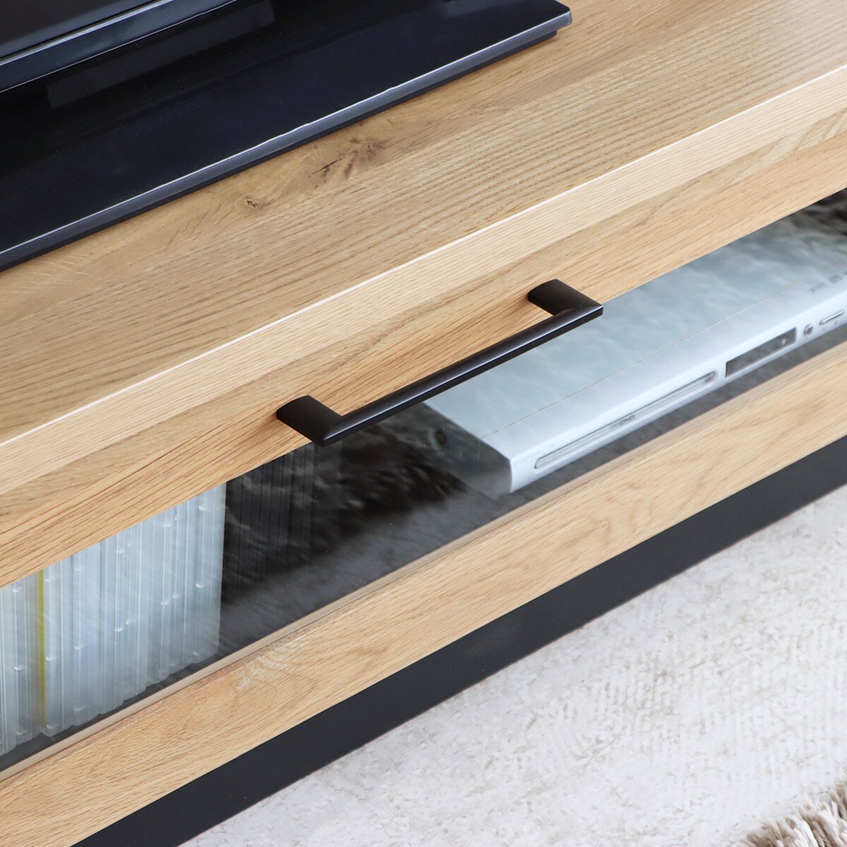 シンプルなデザインのローボード　 【配送員設置商品】