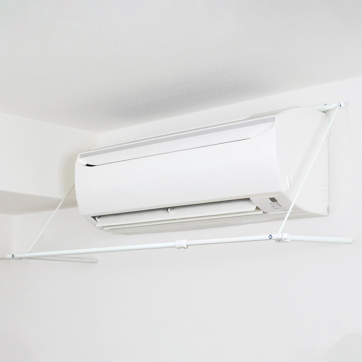 伸縮エアコンハンガー