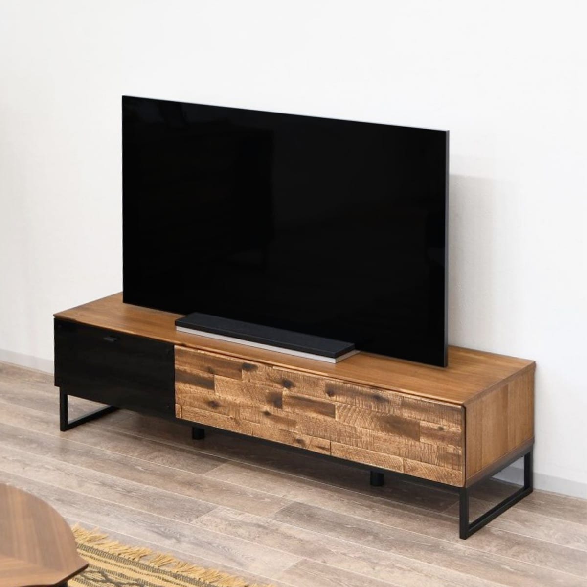 アカシア材ヴィンテージ調ローボード（幅150cm）　配送員設置