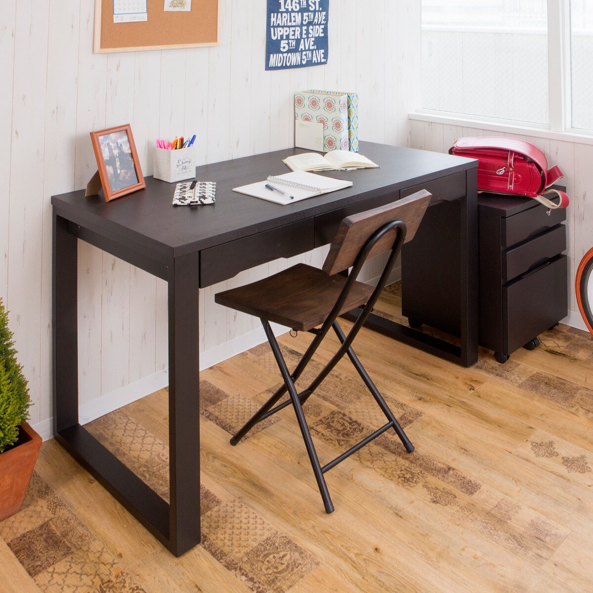 タモ突板の木目がうつくしい天然木デスク 奥行59cm （幅120cm ダークブラウン） 　メーカー直送・