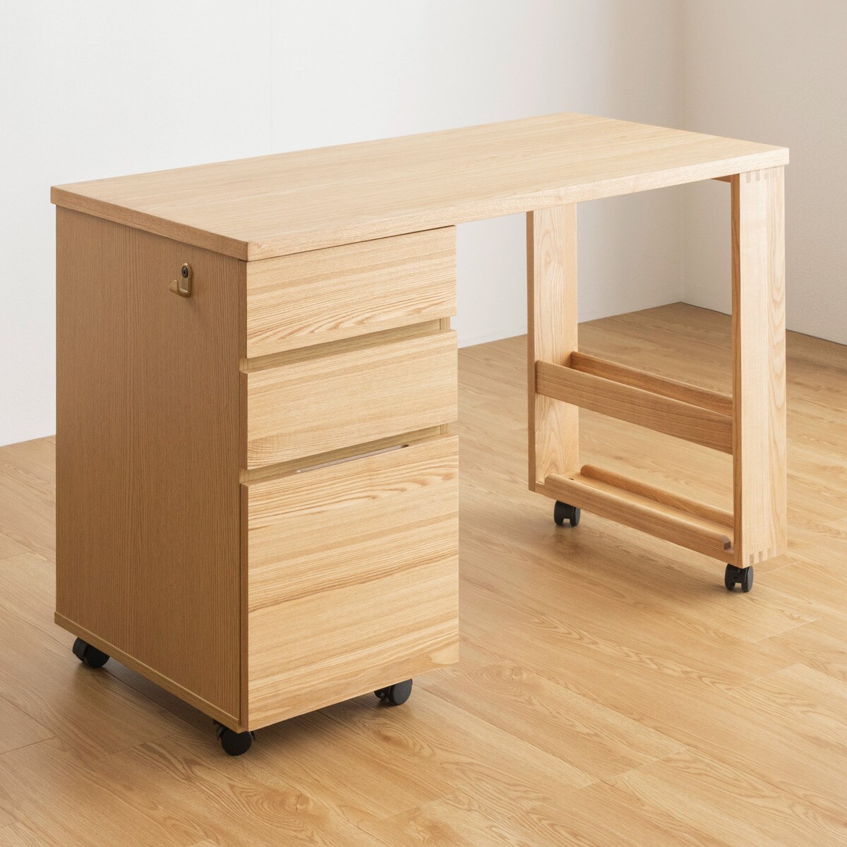 タモ材突き板 片袖デスク キャスター付き(BOR)　 【配送員設置商品】