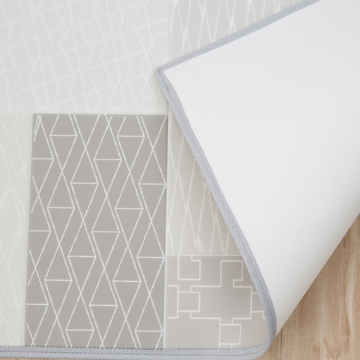 撥水・抗菌・防カビ・床暖対応ラグ　ジョイントタイプ E-1118 江戸間4.5畳 〜12畳 （グレー） 　メーカー直送・