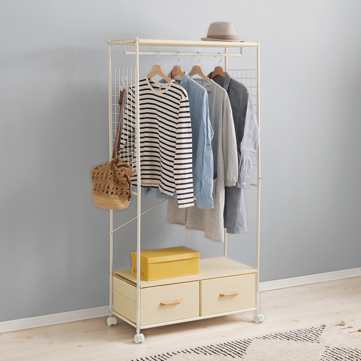 たっぷり収納できるハンガーラック 　メーカー直送・