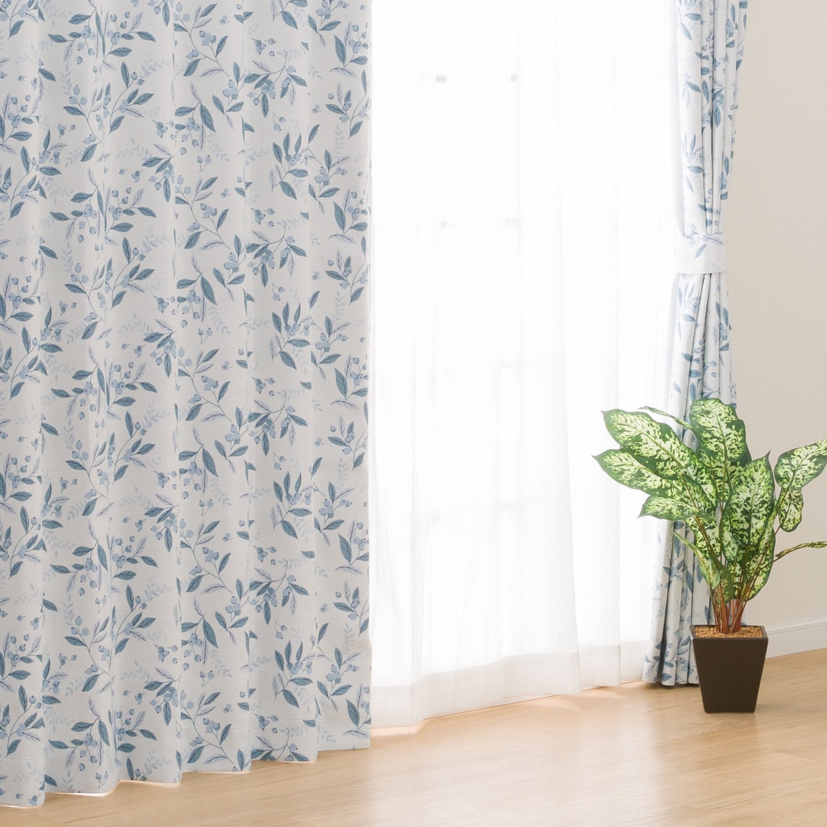 遮光ドレープカーテン (DH81 ブルー)   デコホーム