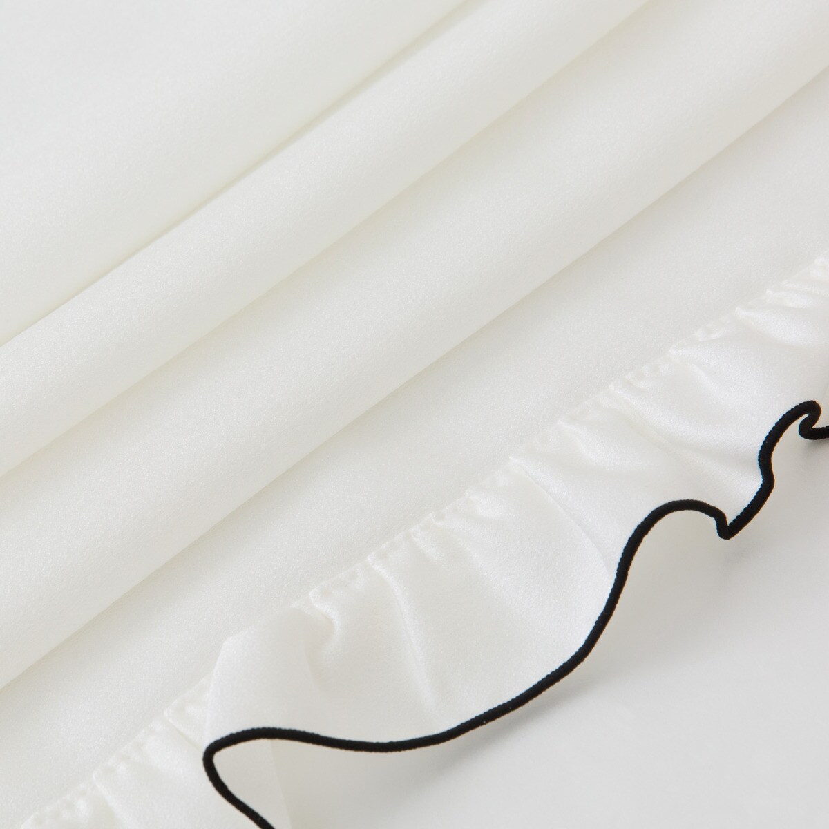 形状記憶ドレープカーテン (DH118 ホワイト)   デコホーム