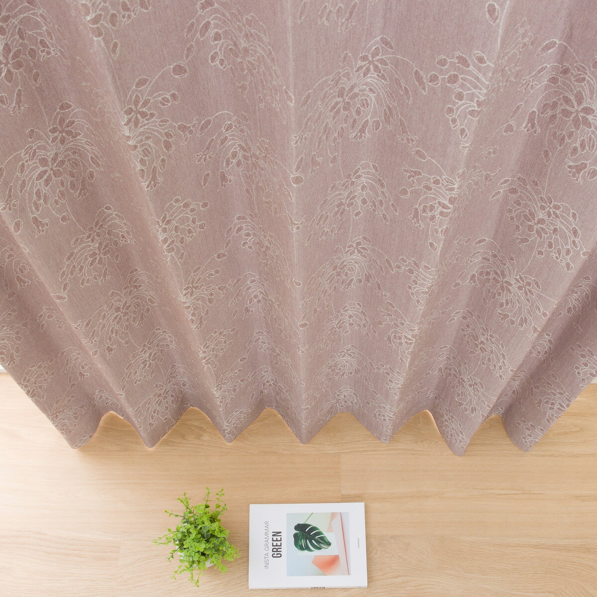 遮熱・遮光ドレープカーテン（RPU DH49）   デコホーム