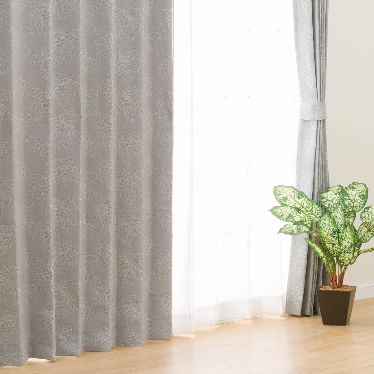 遮熱・遮光ドレープカーテン（GY DH49）   デコホーム