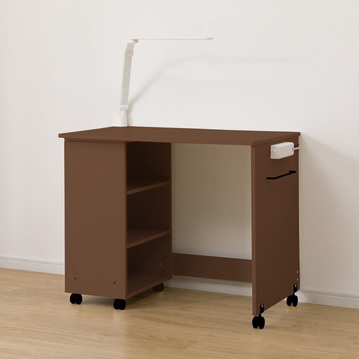 デスク(デニッシュBD23AV ホワイト色ライト+コンセントBOX付きMBR)