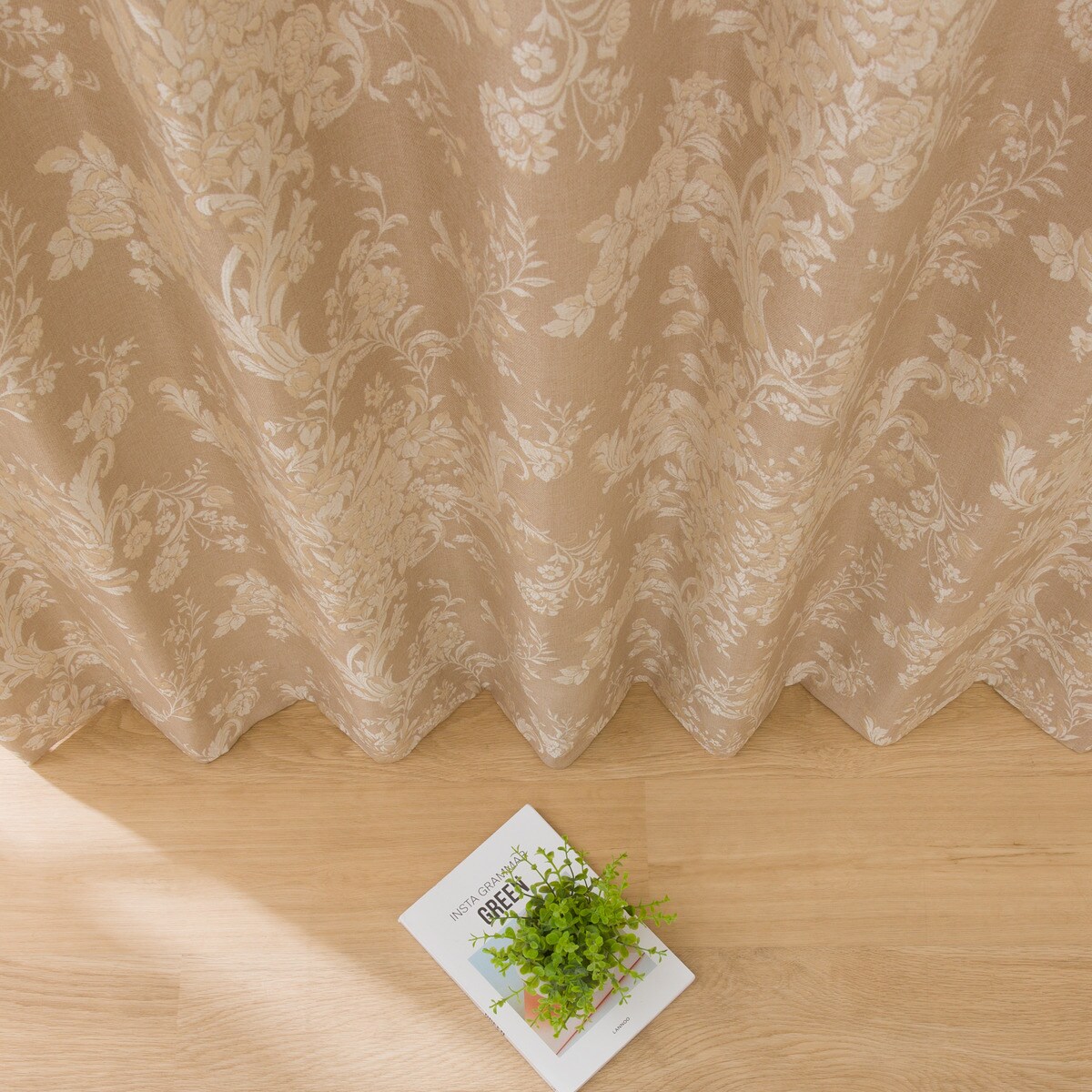 裏地付き 遮光2級・遮熱カーテン(RK005 ブラウン）