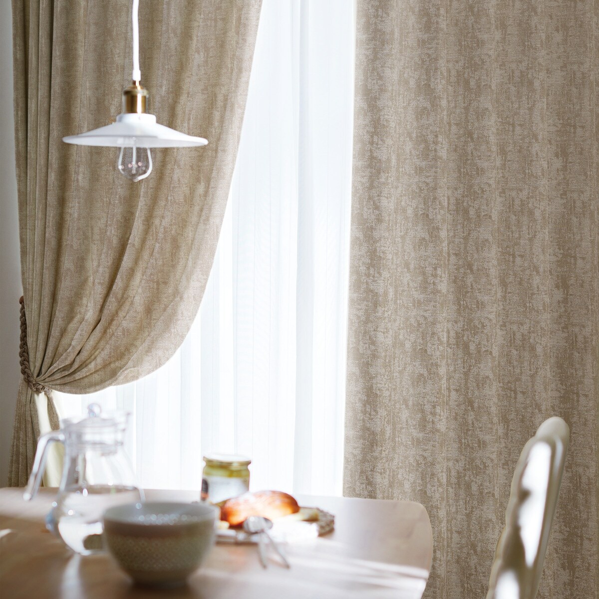 裏地付き遮光2級・遮熱カーテン(RK015 ブラウン)