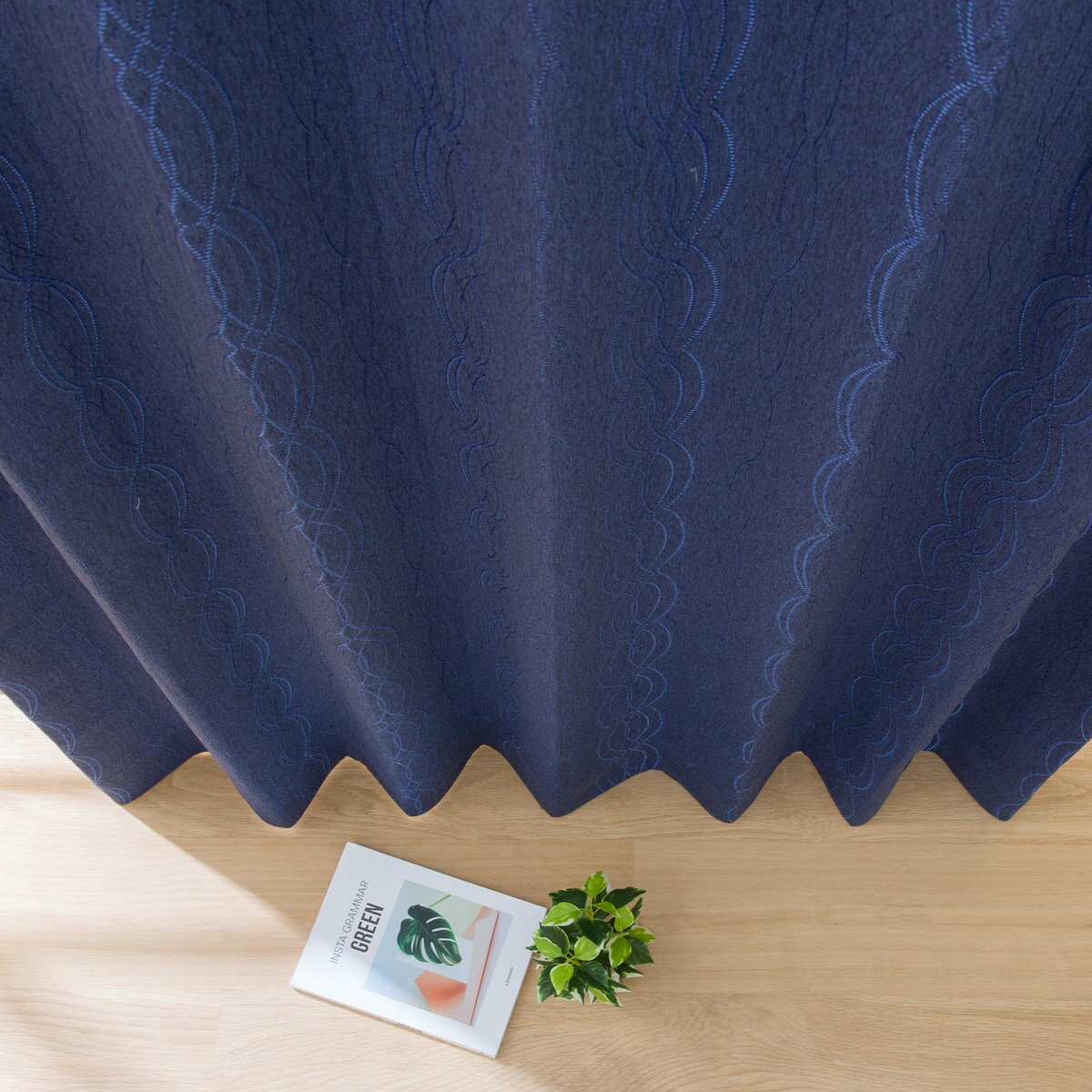 遮光1級・遮熱カーテン (RD055 ネイビー)