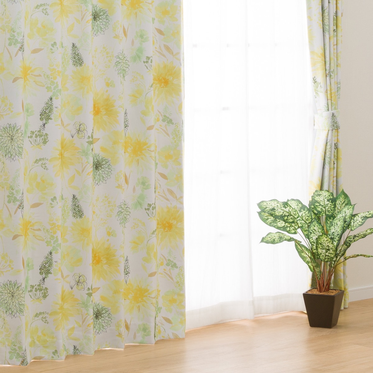 遮光2級・遮熱カーテン (RD046 イエローグリーン)