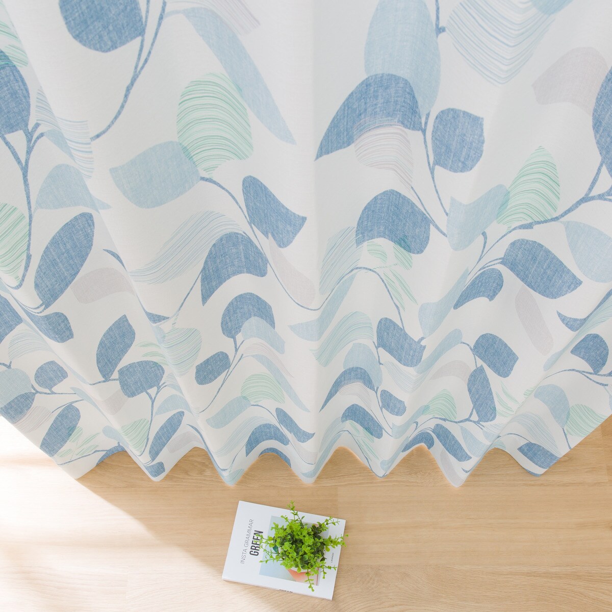 遮光2級・遮熱カーテン (フェンリル ブルー)