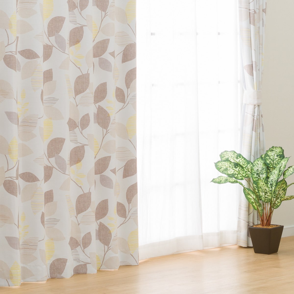 遮光2級・遮熱カーテン (フェンリル ブラウン)