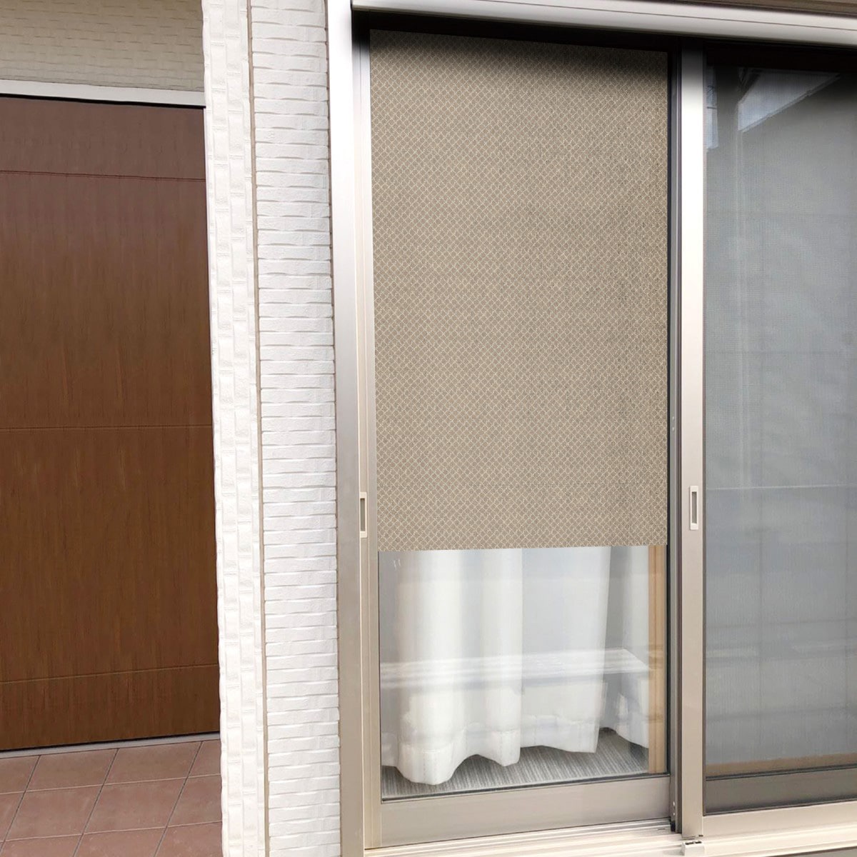 窓に貼る日除け名人 HMM-920112 斜め格子 92X120 ニトリ 【玄関先迄納品】のサムネイル