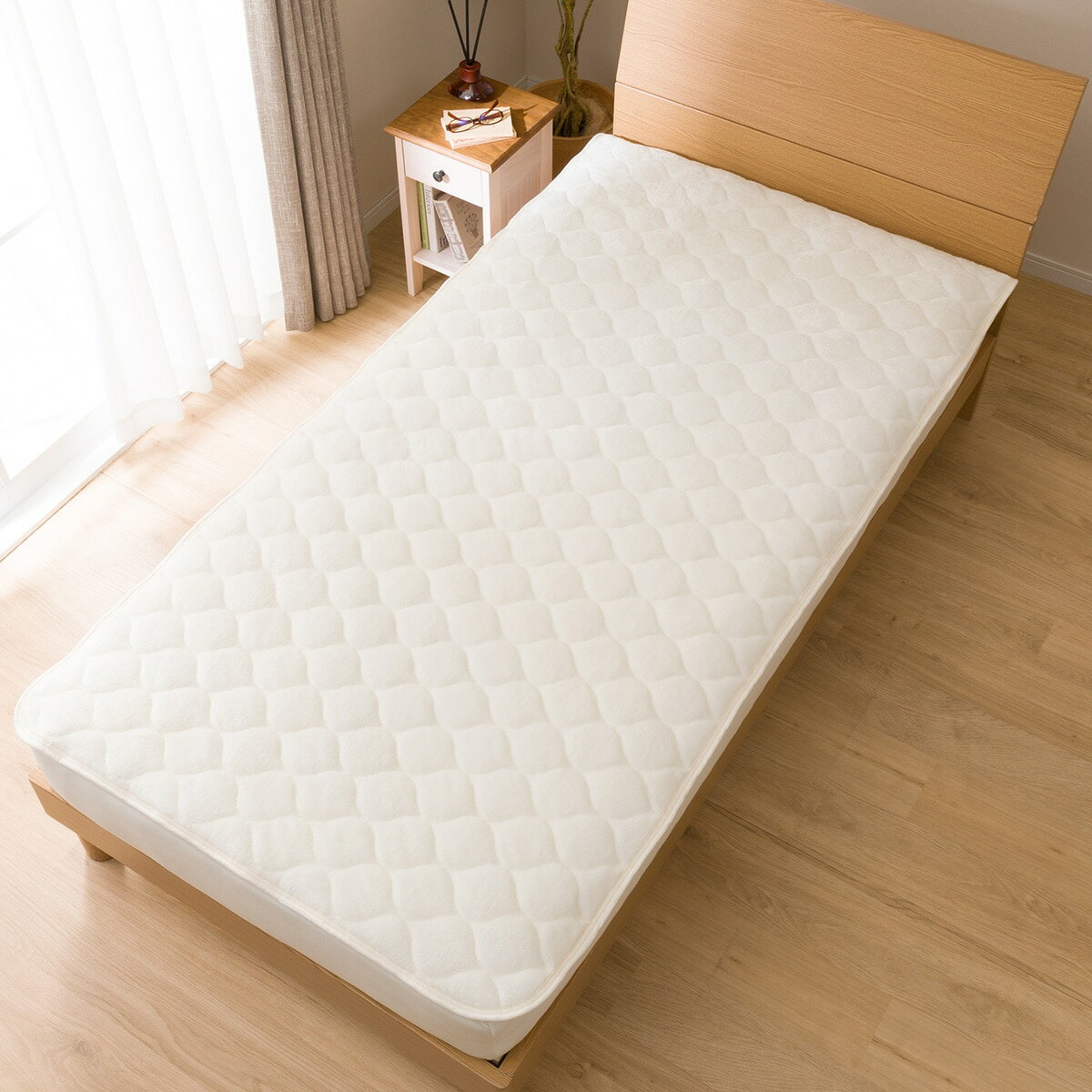 置くだけ簡単！ズレにくいやわらか敷きパッド　ダブル(ヤワラカタッチi IV D)   【1年保証】