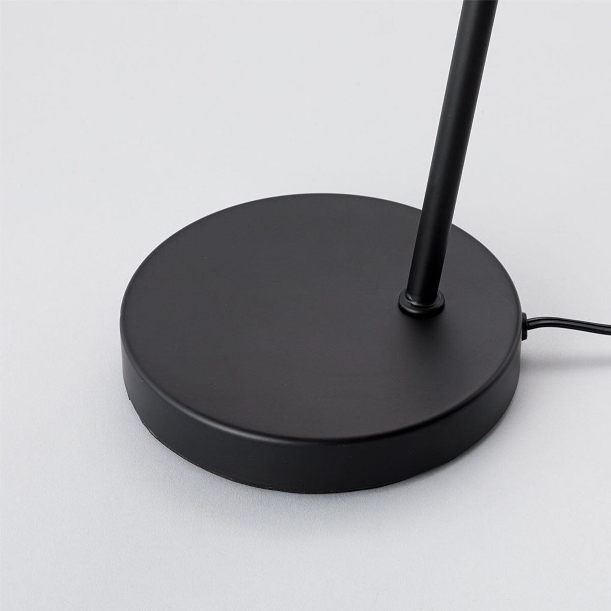 ラタンシェードテーブルランプ ANM (Living in Comfort)