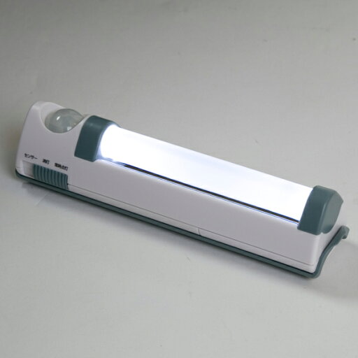 ニトリのLEDセンサー付ライト(LEDセンサーツキライトPM-L255N)   【1年保証】(ライト・照明)