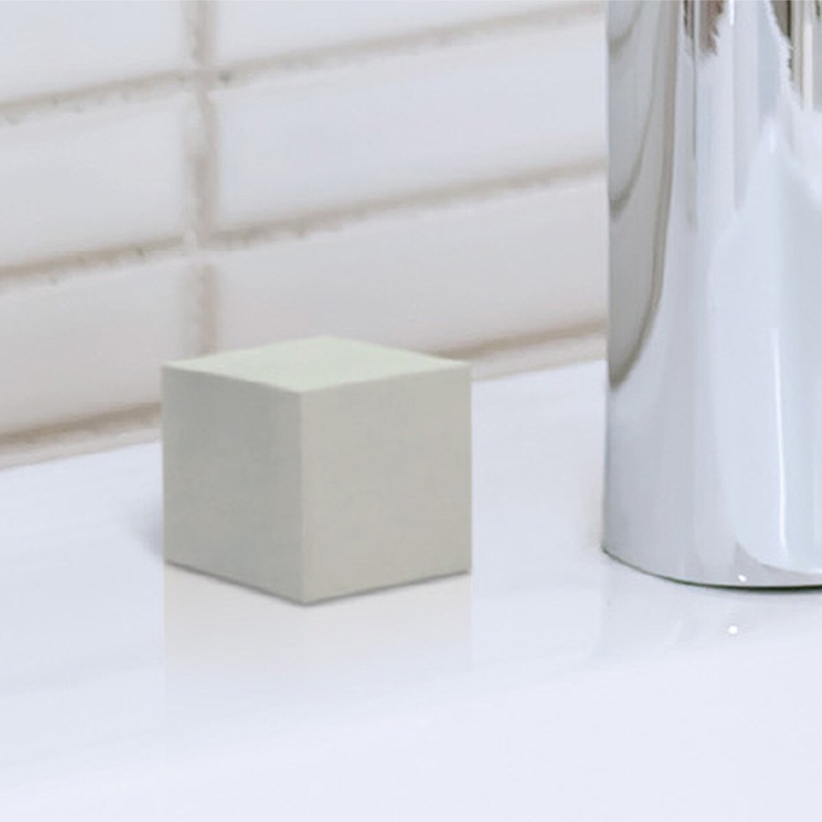 いつでもやわらかい超吸水スポンジキューブ