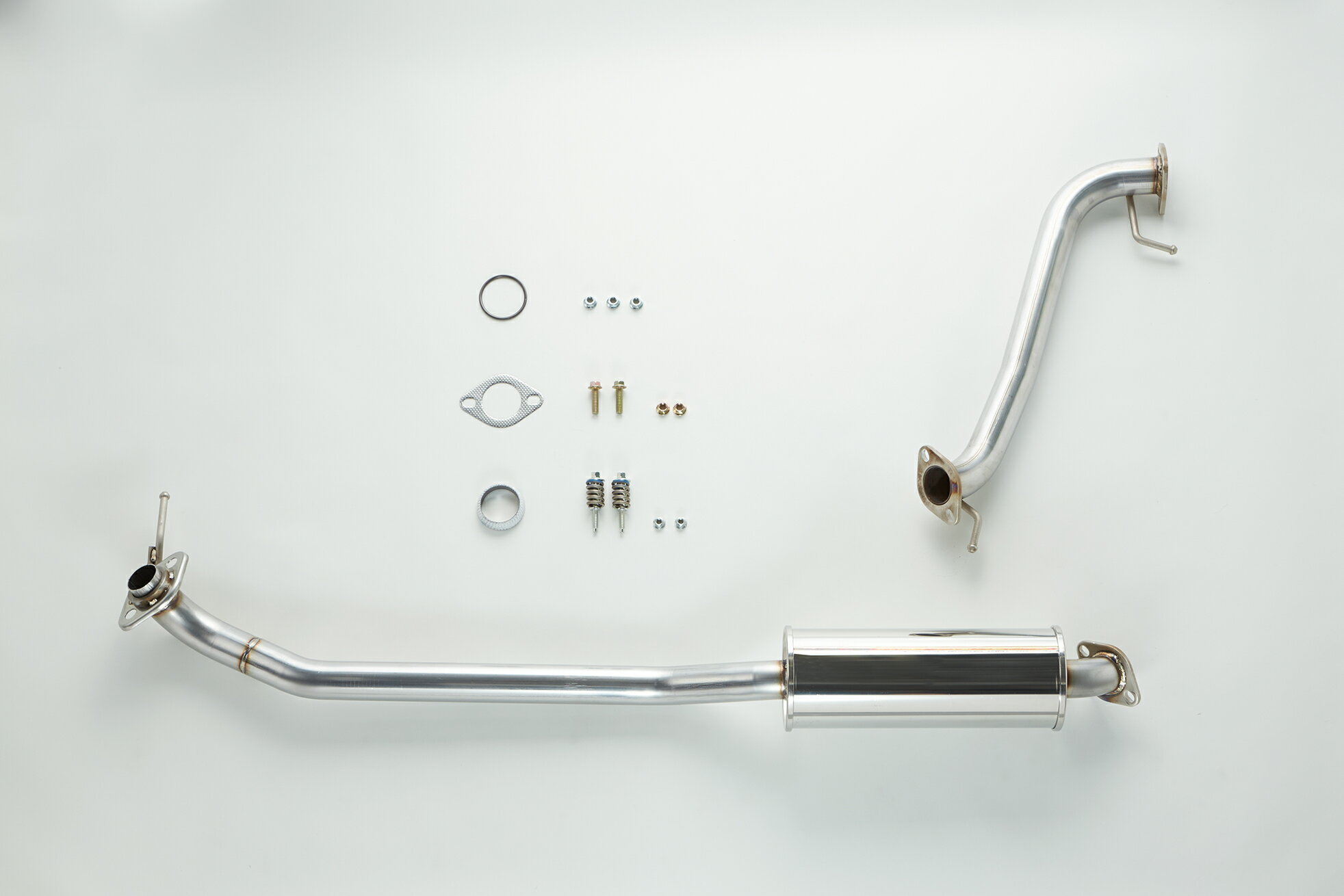 スプーンスポーツ SPOON SPORTS 商品名：EXHAUST PIPE-B （エキゾーストパイプB） メーカー：ホンダ / HONDA車種：FIT適応型式：GP4RSHYBRID 6MTエンジン型式：LEA販売単位：ピース特記事項／備考：ガスケットキット付属商品コードNo.：18220-GE8-001純正同基準フランジですので、量産中間パイプとの組み合わせも可能です。発送詳細:送料、発送業者、代引出荷については「お買い物ガイド」の記載通りとなります。支払方法:お支払方法は「お買いものガイド」の記載通りとなります。注意事項:メーカー取り寄せ品となります。お急ぎの場合は必ず在庫確認の上、ご注文お願い致します。ご注文後のキャンセルはお受け出来ません。商品については予告なく廃盤、仕様変更等が発生致します。従って情報更新が遅れる場合が御座いますのでご購入の前に、車両型式、エンジン型式、駆動方式、年式、グレード等を車検証及びコーションプレート等でご確認いただき、メーカーホームページで車種適合に誤りがないか必ずご確認ください。また、ご注文後の返品、商品変更等に関してはお受け出来ません事をご容赦下さい。掲載画像はイメージ画像です。車種により形状等異なり、実際の商品とは違う場合が御座いますので、予めご了承下さい。