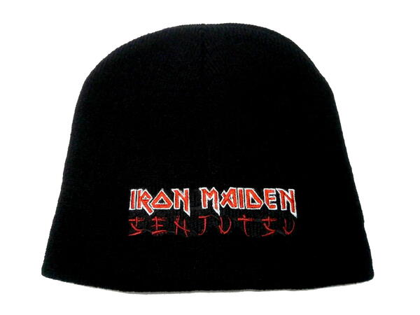 イギリスのヘヴィメタル IRON MAIDEN ニットキャップです イギリスのオフィシャルショップからの輸入品です 折り返しなし。ロゴ部は刺しゅうです F-(FREE サイズ)縦22cm 20cm(未着用時採寸) 素材:アクリル カラー：ブラック