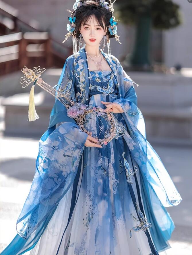 Rakuten - 華やかな漢服　お姫系漢服 お花 蝶々 モチーフ ふんわり 華やか 中国古代 宮廷 お姫様 皇后 貴妃 チャイナ服 中華コスプレ衣裳 中華衣装 唐朝 中華ドラマ 時代劇 コスチューム 華流 ハロウィン 衣装 チェーン付き 漢唐古典衣装 ブルー S M L XL