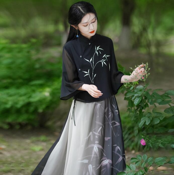 乐天商城 - ナチュラルチャイナ服2点セット 黒系 水墨 改良漢服 チャイナドレス 中華服 セットアップ 竹 七分袖 チャイナブラウス ロング 水墨 グラデーション シフォンスカート 穏やか 大人 中国民族風 エスニック 中華ドレス 二胡 箏 演奏衣装 舞台衣装 撮影衣装 M L XL 2XL 3XL 4XL