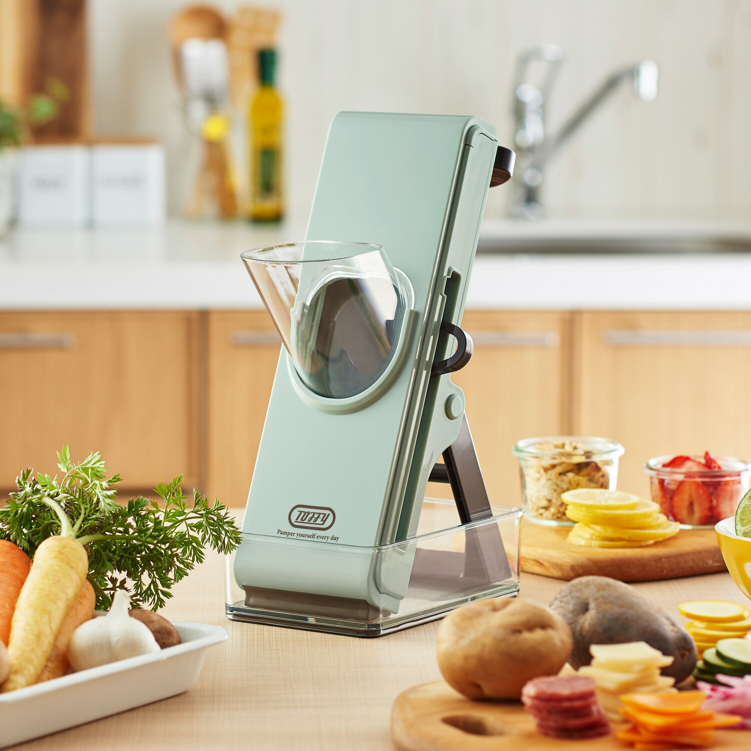 Toffy SAFETY PUSH SLICER トフィー スライサー 千切り コンパクト 保存容器付き セーフティープッシュスライサー K-HC9