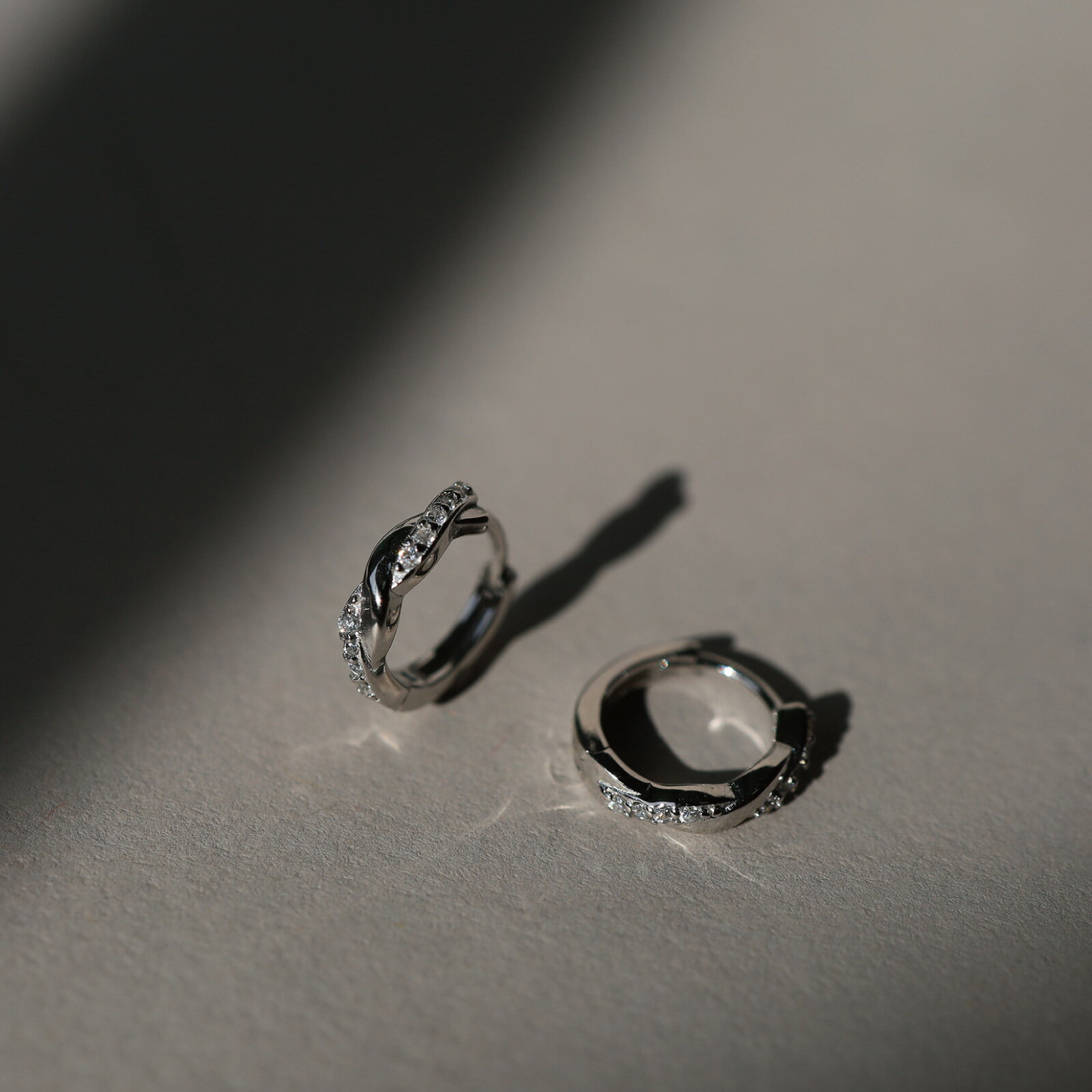 ★本日P5倍★＼クーポン利用で最大30％OFF／ピアス 金属アレルギー ダイヤ 小ぶり つけっぱなし 18k シンプル 金属アレルギー対応 両耳用 結婚式 レディース アクセサリー ピンクゴールド シルバー ゴールド 大人 彼女 誕生日 プレゼント